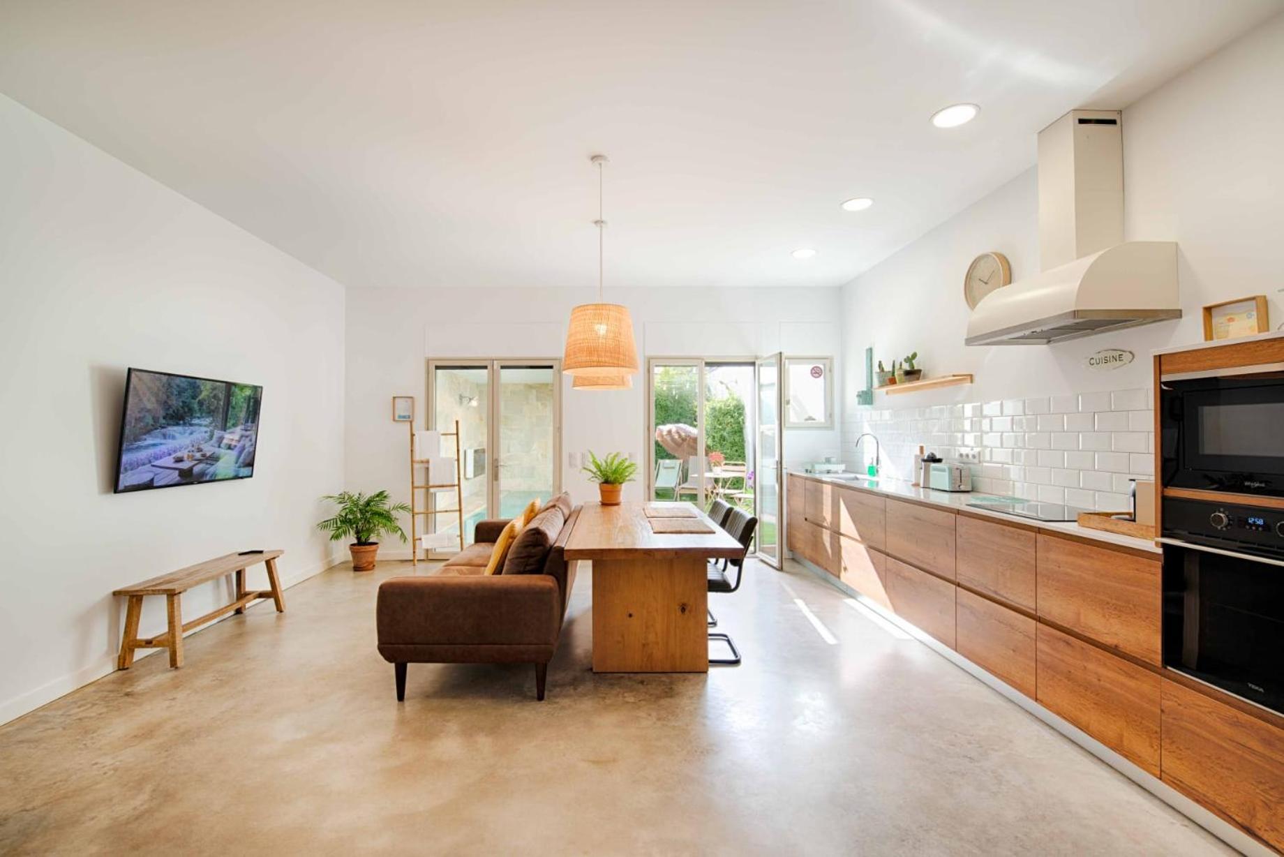 דירות פיגוארז Loft Con Piscina Climatizada De Agua Salada Y Parking En El Centro De Figueres מראה חיצוני תמונה