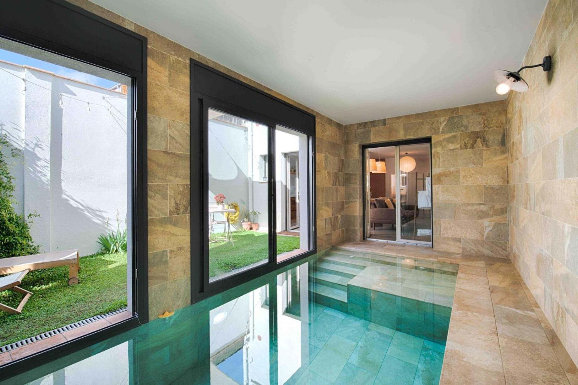 דירות פיגוארז Loft Con Piscina Climatizada De Agua Salada Y Parking En El Centro De Figueres מראה חיצוני תמונה